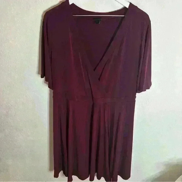 Beautiful Torrid 2 (2X 18-20) Maroon Red Surplice Faux Wrap Dress - Picture 1 of 5
